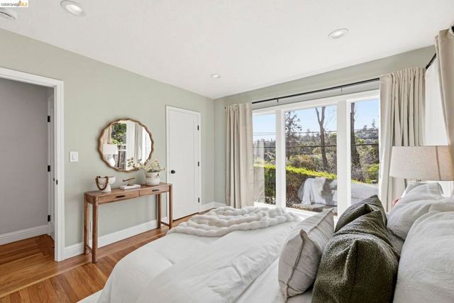 5701 Snake Rd, Oakland, CA 94611