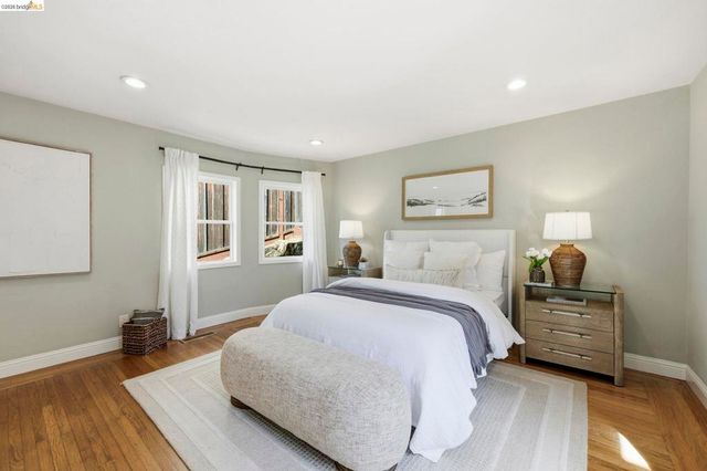 5701 Snake Rd, Oakland, CA 94611