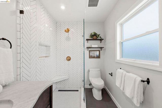 5701 Snake Rd, Oakland, CA 94611