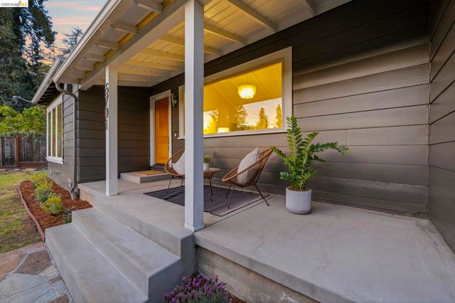 5701 Snake Rd, Oakland, CA 94611