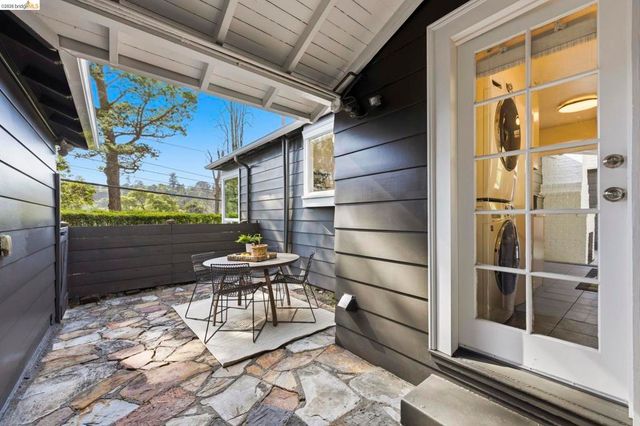 5701 Snake Rd, Oakland, CA 94611