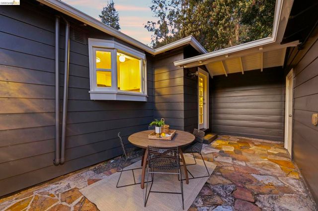 5701 Snake Rd, Oakland, CA 94611