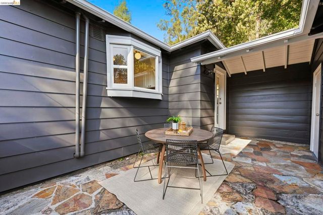 5701 Snake Rd, Oakland, CA 94611