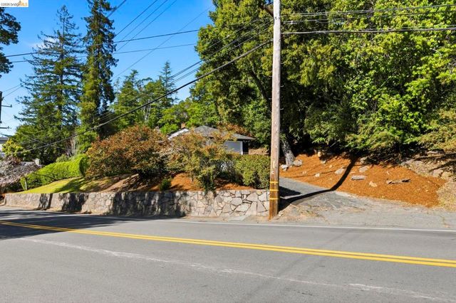 5701 Snake Rd, Oakland, CA 94611