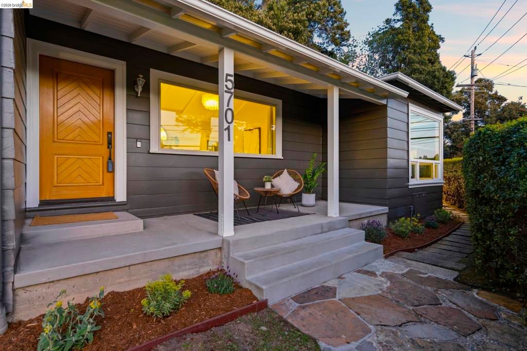 5701 Snake Rd, Oakland, CA 94611