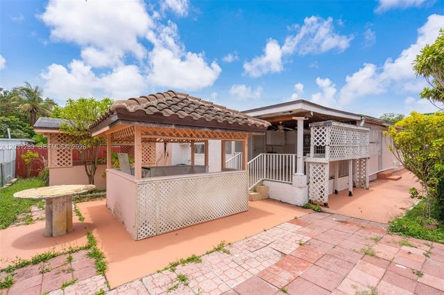 615 SW 62nd Ct, Miami, FL 33144