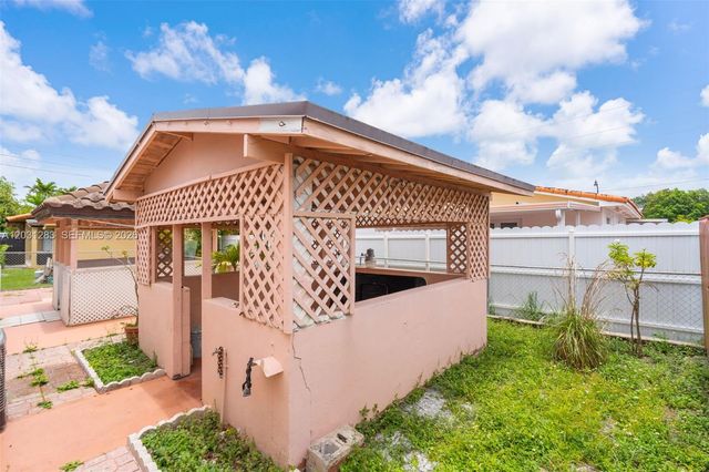 615 SW 62nd Ct, Miami, FL 33144