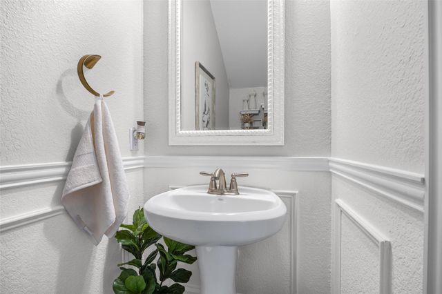 110 N Pasture CV, Hutto, TX 78634