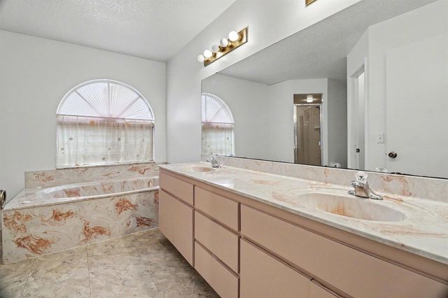875 Gabriel Avenue NE, Palm Bay, FL 32907
