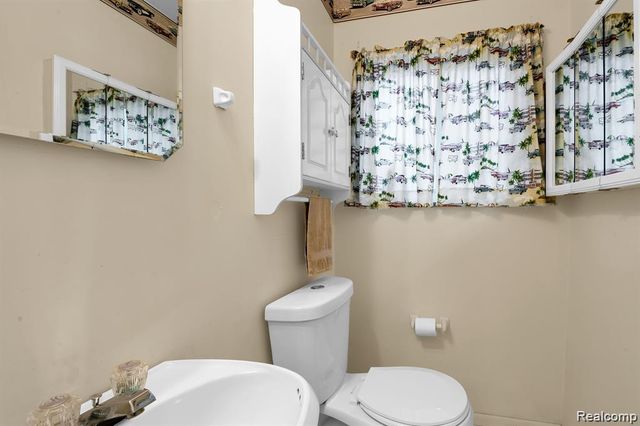 28314 James Drive, Warren, MI 48092