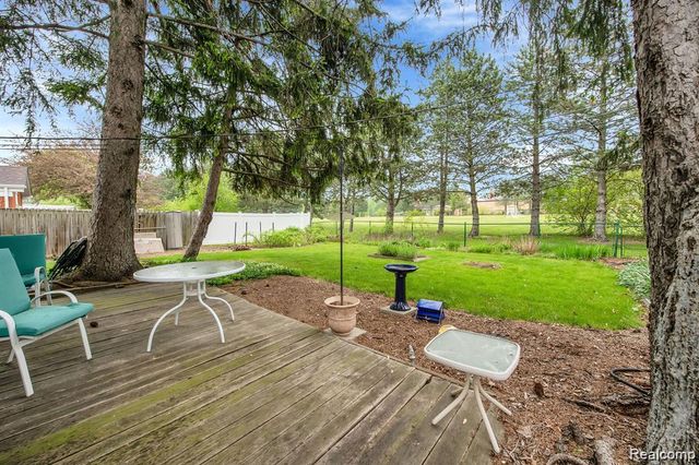 28314 James Drive, Warren, MI 48092