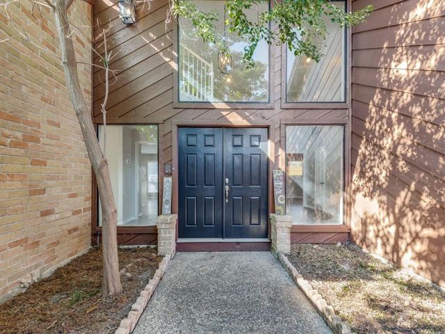 105 Old Bridge Lake, Houston, TX 77069