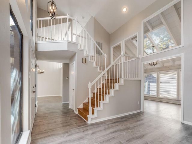 105 Old Bridge Lake, Houston, TX 77069