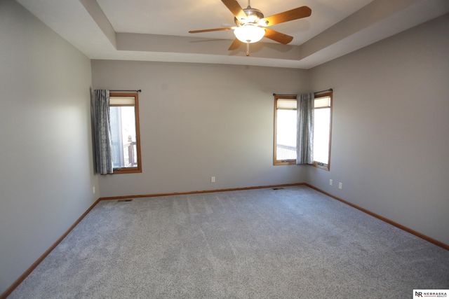 8536 S 102nd Street, La Vista, NE 68128