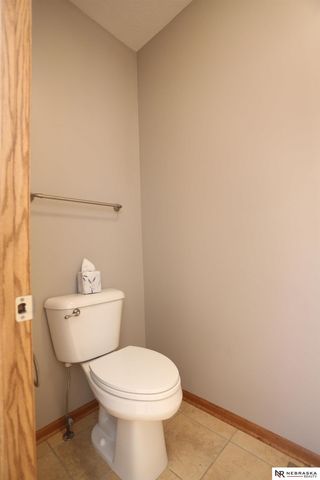 8536 S 102nd Street, La Vista, NE 68128