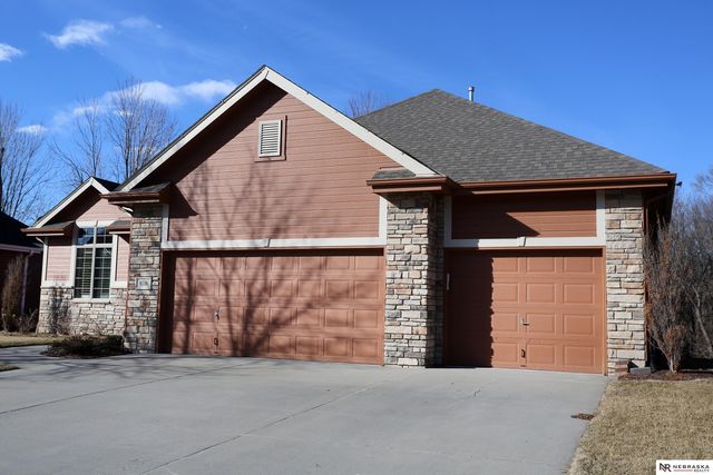 8536 S 102nd Street, La Vista, NE 68128