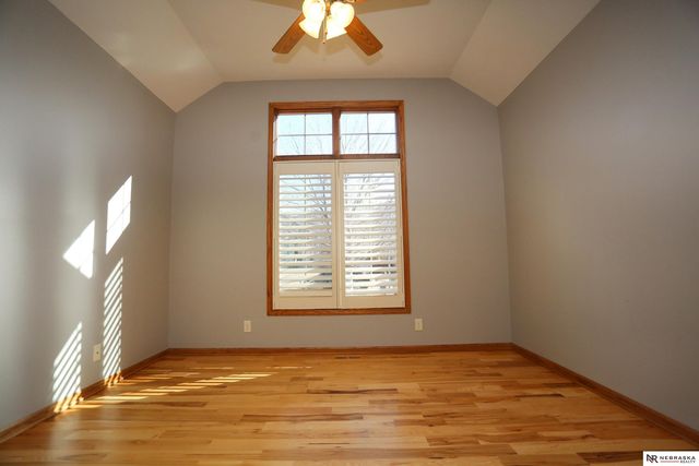 8536 S 102nd Street, La Vista, NE 68128