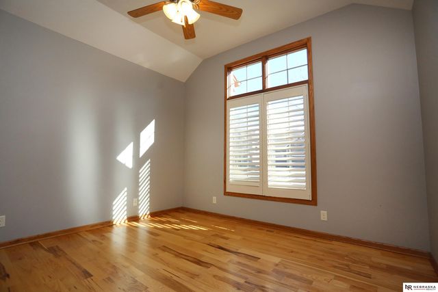 8536 S 102nd Street, La Vista, NE 68128