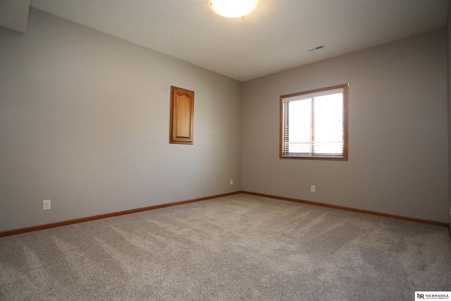 8536 S 102nd Street, La Vista, NE 68128