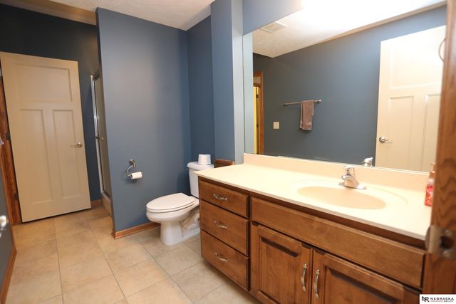 8536 S 102nd Street, La Vista, NE 68128