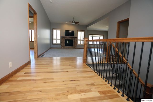 8536 S 102nd Street, La Vista, NE 68128