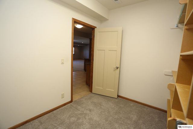 8536 S 102nd Street, La Vista, NE 68128