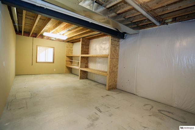 8536 S 102nd Street, La Vista, NE 68128