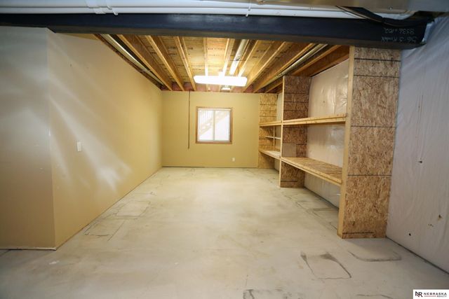 8536 S 102nd Street, La Vista, NE 68128