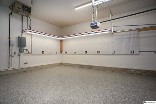 8536 S 102nd Street, La Vista, NE 68128