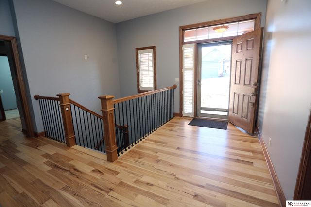 8536 S 102nd Street, La Vista, NE 68128