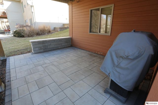 8536 S 102nd Street, La Vista, NE 68128