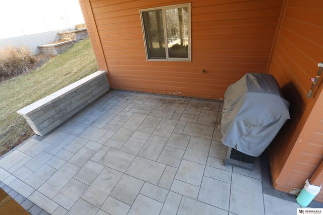 8536 S 102nd Street, La Vista, NE 68128