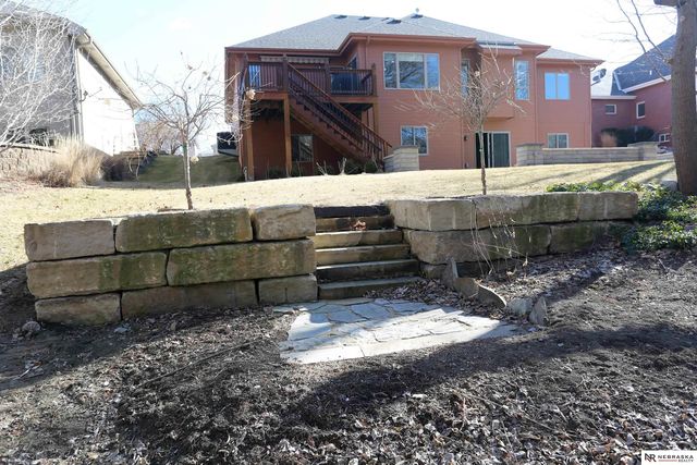 8536 S 102nd Street, La Vista, NE 68128