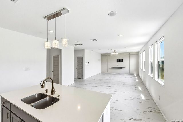 207 Brook Shadow, Cibolo, TX 78108