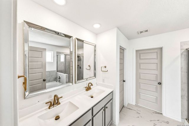 207 Brook Shadow, Cibolo, TX 78108