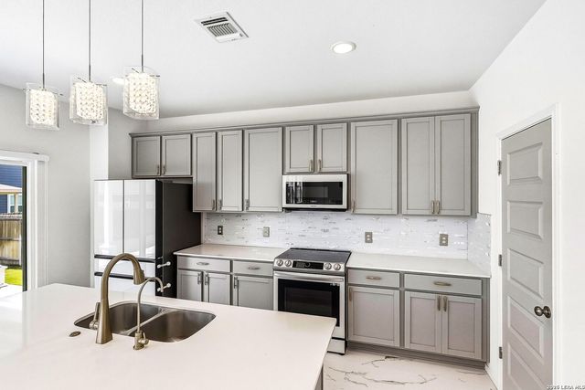 207 Brook Shadow, Cibolo, TX 78108