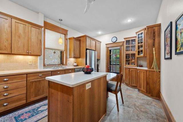 294 Dayton Avenue 1E, Saint Paul, MN 55102