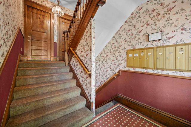 294 Dayton Avenue 1E, Saint Paul, MN 55102