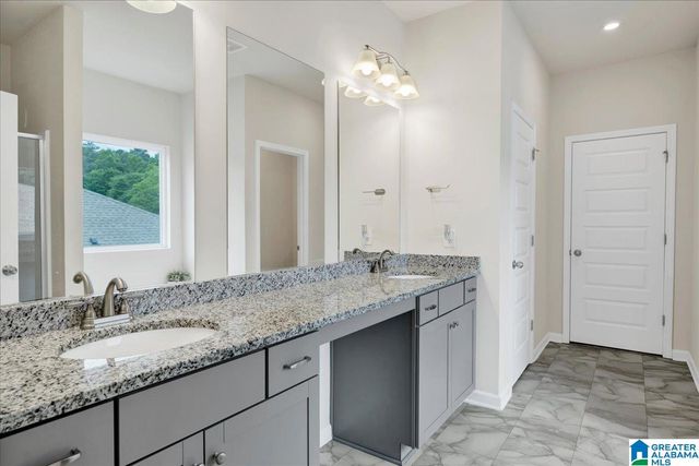 582 BRIDLEWOOD CIRCLE, Morris, AL 35116