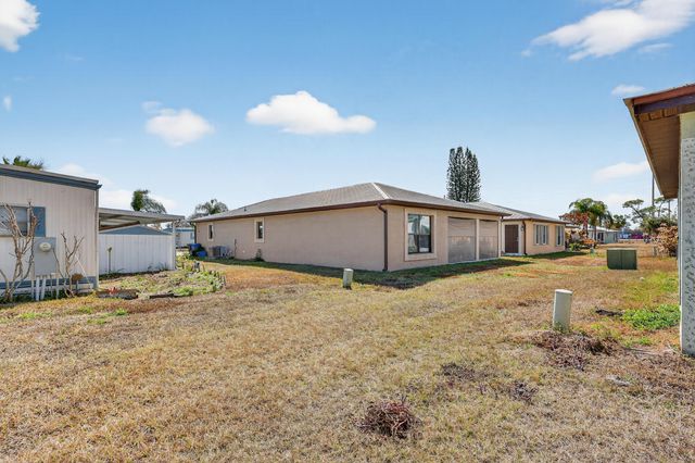 7 Aragon Lane, Port St. Lucie, Port St Lucie, FL 34952