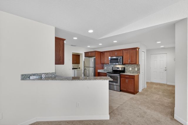 7 Aragon Lane, Port St. Lucie, Port St Lucie, FL 34952