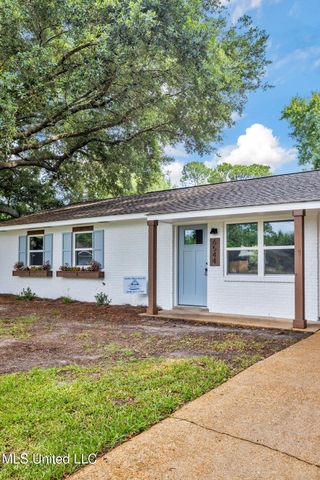 6544 Columbus Circle, Ocean Springs, MS 39564