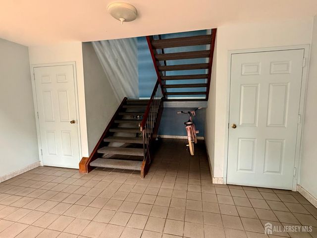 902 Woodhaven Drive, Edison, NJ 08817