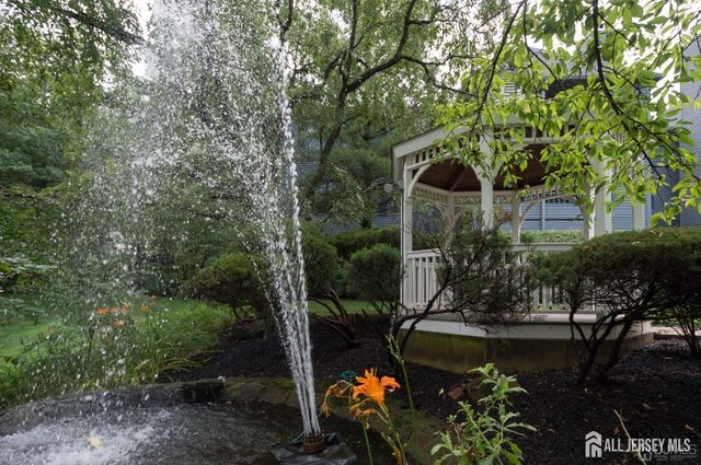 902 Woodhaven Drive, Edison, NJ 08817