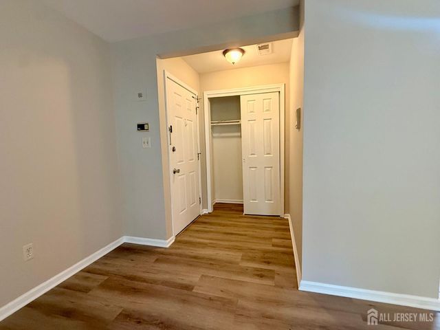 902 Woodhaven Drive, Edison, NJ 08817