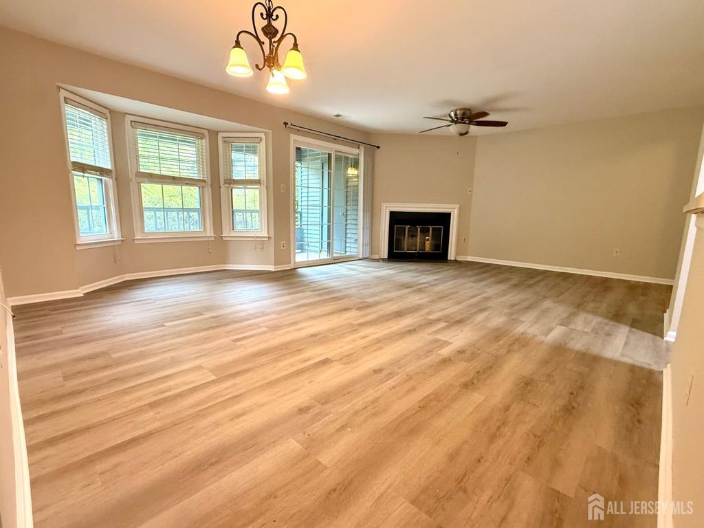 902 Woodhaven Drive, Edison, NJ 08817
