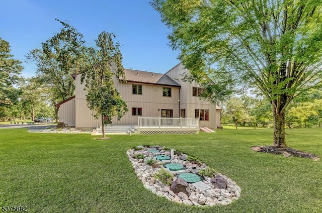 16 Dorland Farm Ct, Montgomery Twp., NJ 08558