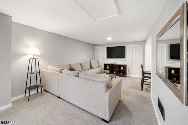 105 N 13Th St, Kenilworth Boro, NJ 07033
