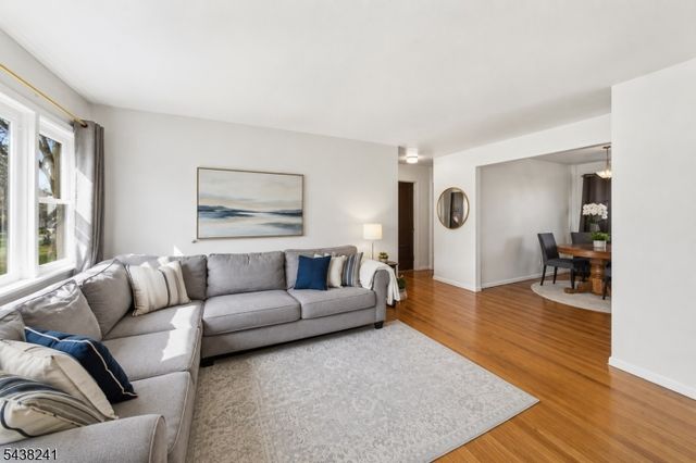 105 N 13Th St, Kenilworth Boro, NJ 07033