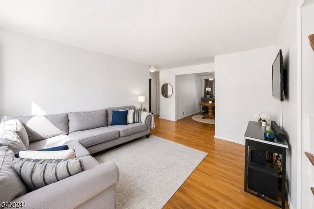 105 N 13Th St, Kenilworth Boro, NJ 07033